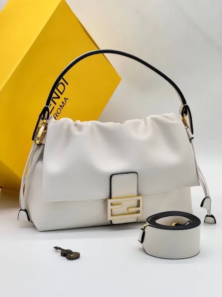 Сумка FENDI из натуральной кожи — фото 3