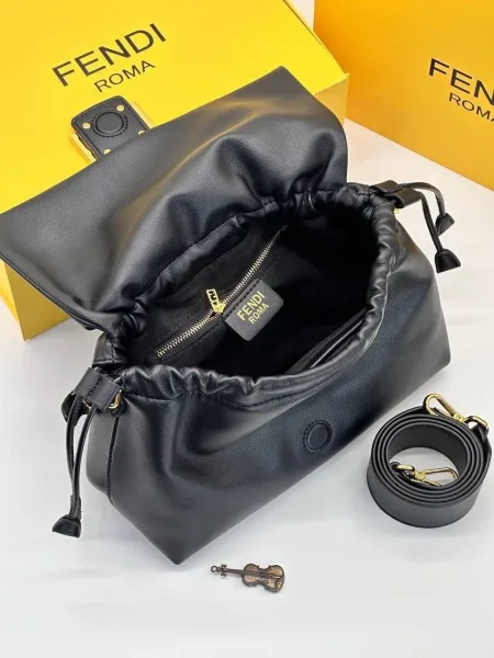 Сумка FENDI из натуральной кожи — фото 8