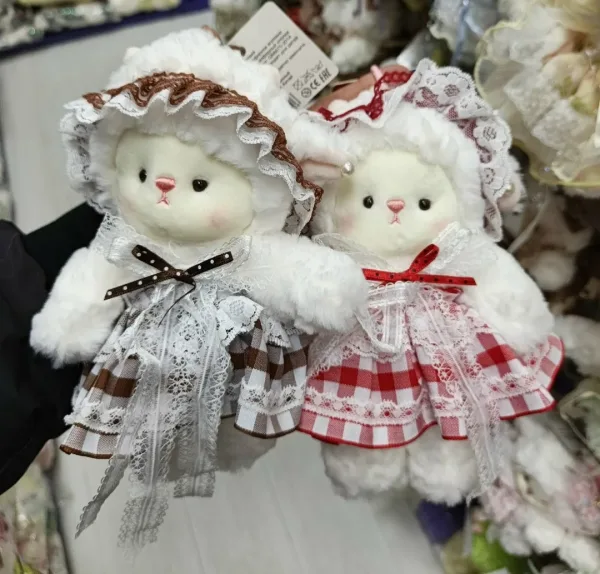 Мягкий брелок в форме барашка