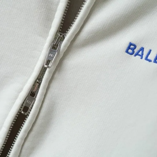 Молочное худи на молнии с синей вышивкой Balenciaga — фото 3