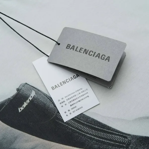 Хлопковая футболка Balenciaga с выразительным принтом — фото 4