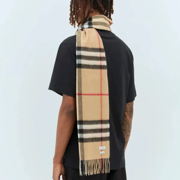 Шарф кашемировый Burberry в английскую клетку — фото 2