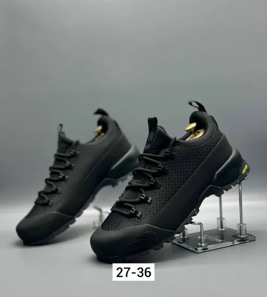 Лёгкие кроссовки для повседневной носки — фото 2