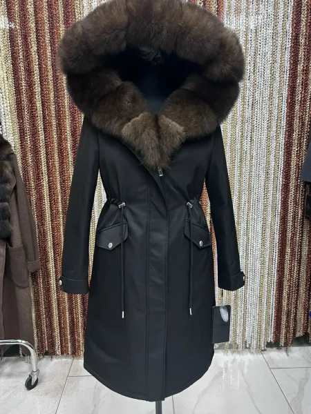 Парка с пуховым утеплителем и мехом песца — фото 3