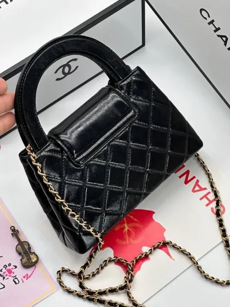 CHANEL Женская сумка из натуральной кожи — фото 7