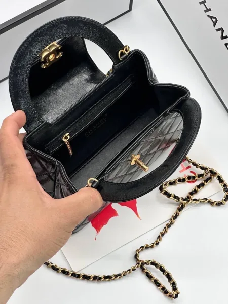 CHANEL Женская сумка из натуральной кожи — фото 8