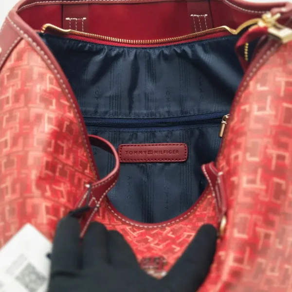 Сумка Tommy Hilfiger из эко кожи люкс — фото 9