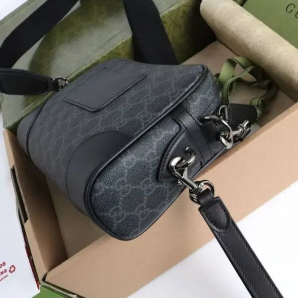 Gucci GG Small Emblem сумка через плечо мужская — фото 4