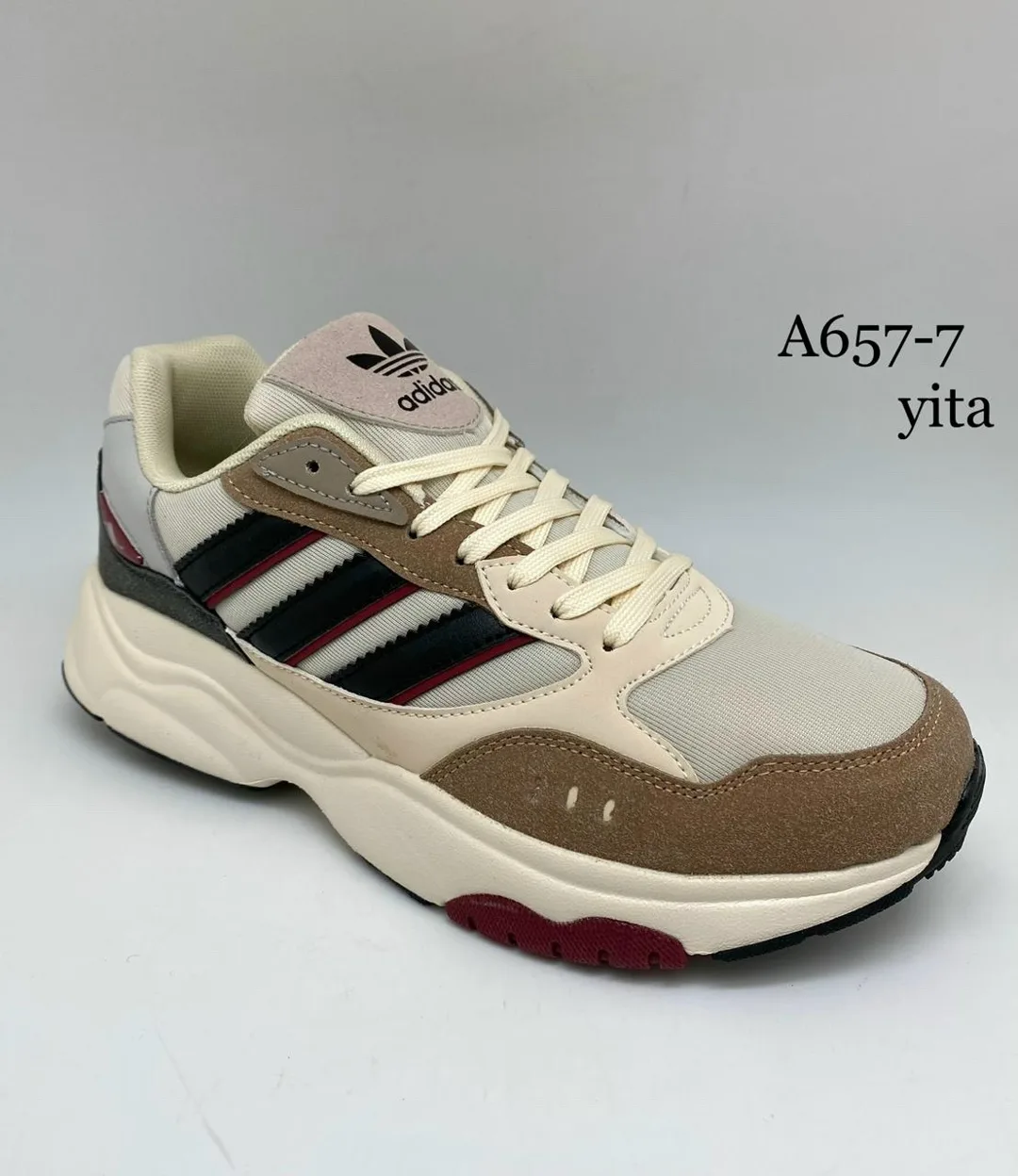 Кроссовки Yita adidas — фото 1