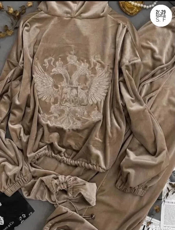 Те самый стильные нашумевшие женские костюмы — фото 16