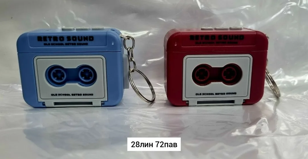 Пластиковая игрушка-брелок с функцией воспроизведения музыки через кассету — фото 3