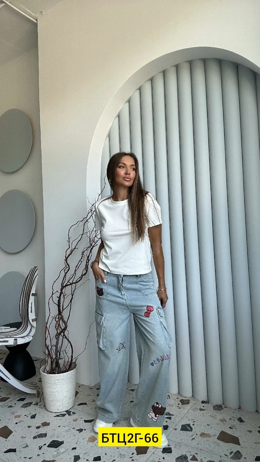Джинсы из мягкого и прочного денима с принтом Hello — фото 1