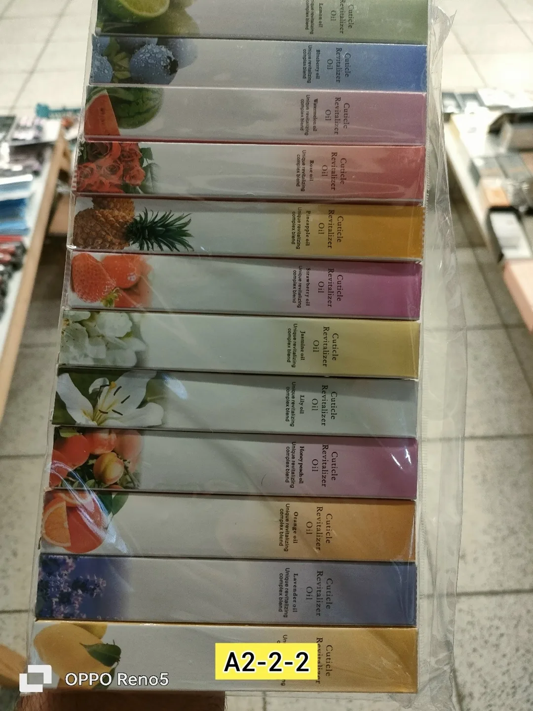 Масло для кутикулы в карандаше с клубничным ароматом Strawberry Oil из популярной серии косметических средств Cuticle Re — фото 4