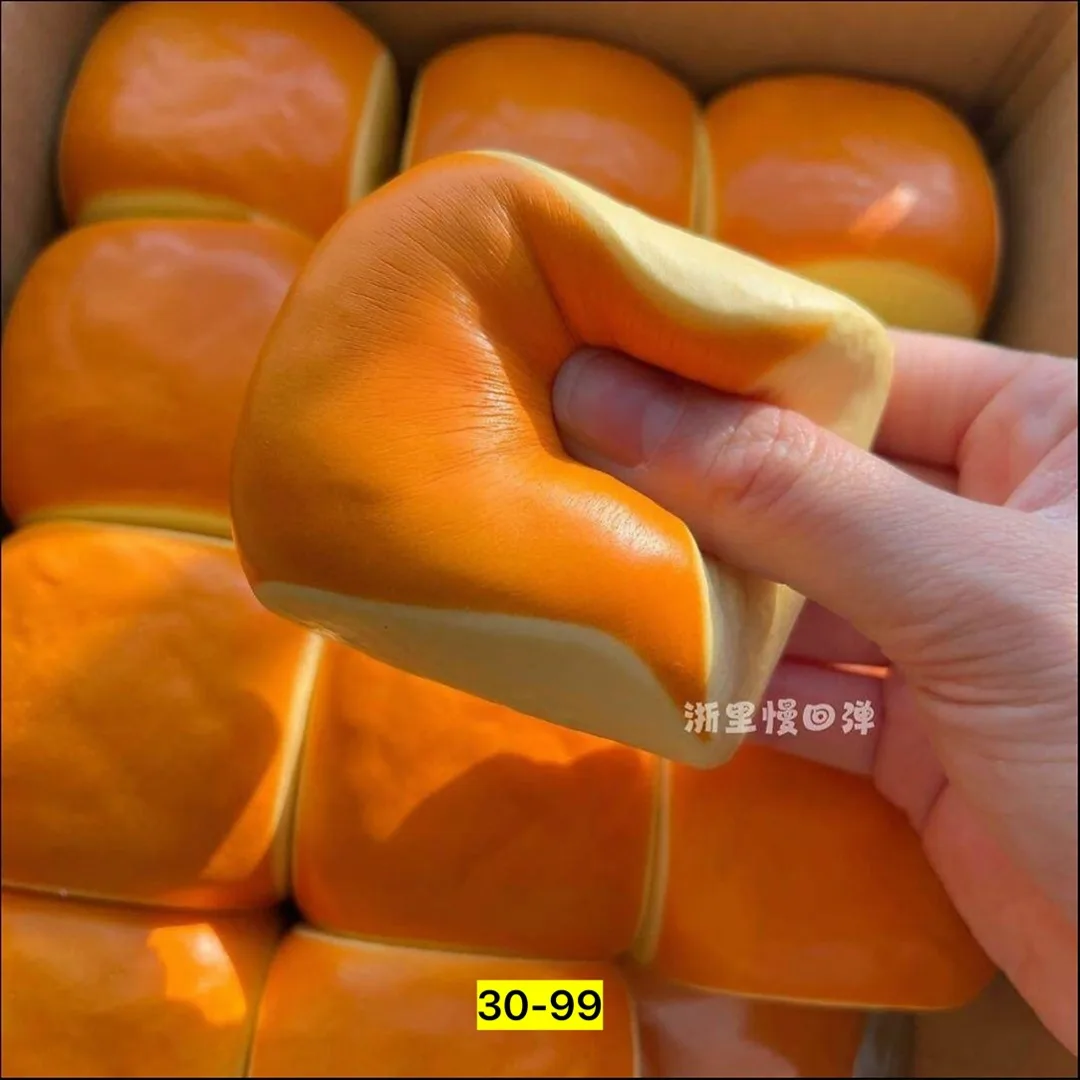 Силиконовая игрушка в форме булочки — фото 1