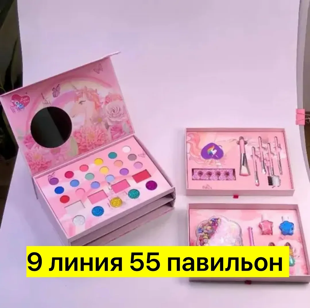 В наборе вы найдете все необходимое для создания яркого и красивого образа разделитель для пальцев, помаду, тени для век — фото 4