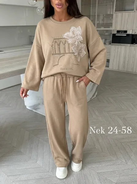 Костюмы-двойки из мягкой ткани варенка — фото 7