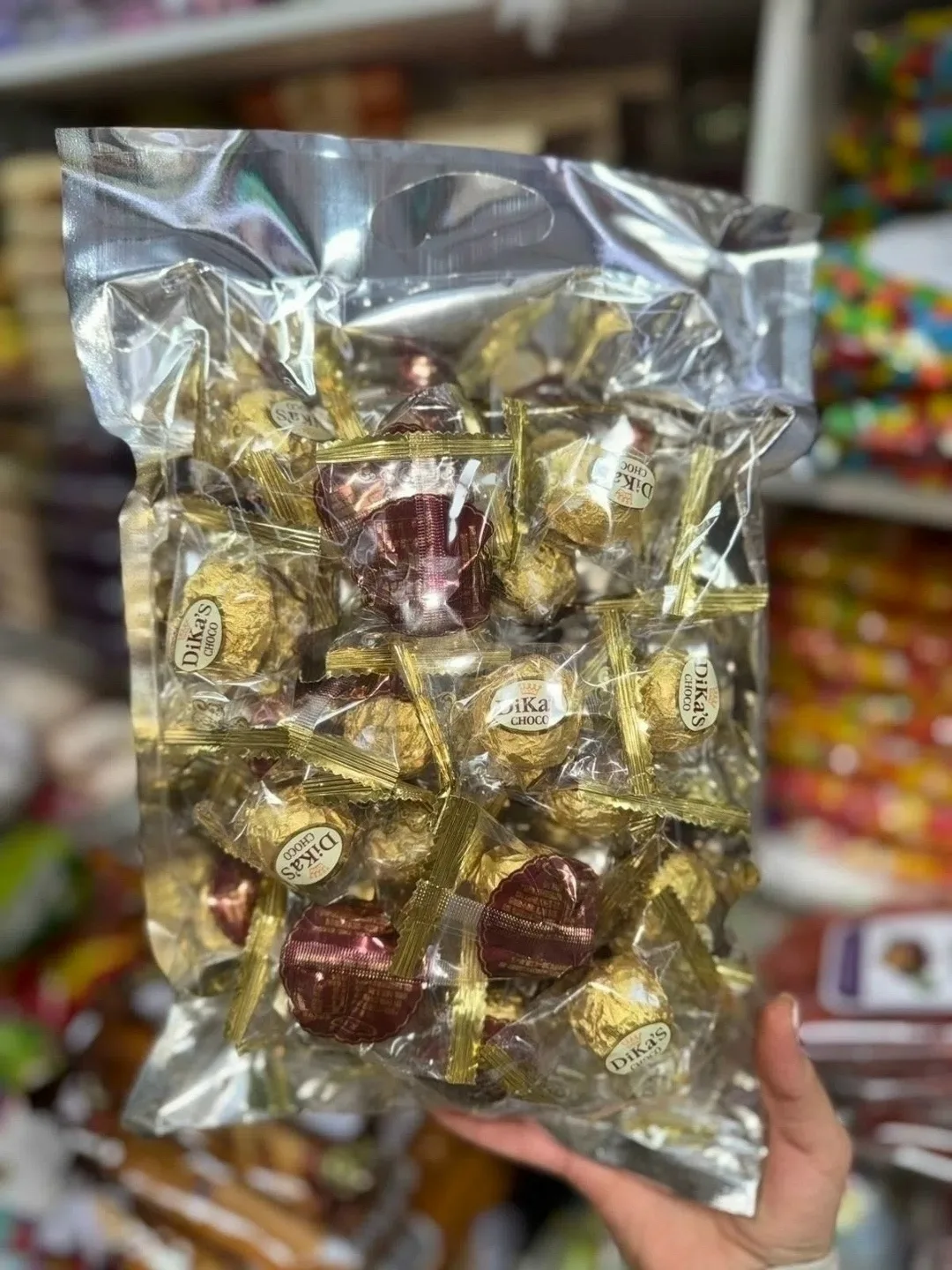 Набор из конфет КАК Ferrero Rocher излюбленный выбор тех, кто радуется жизни вместе с друзьями и близкими