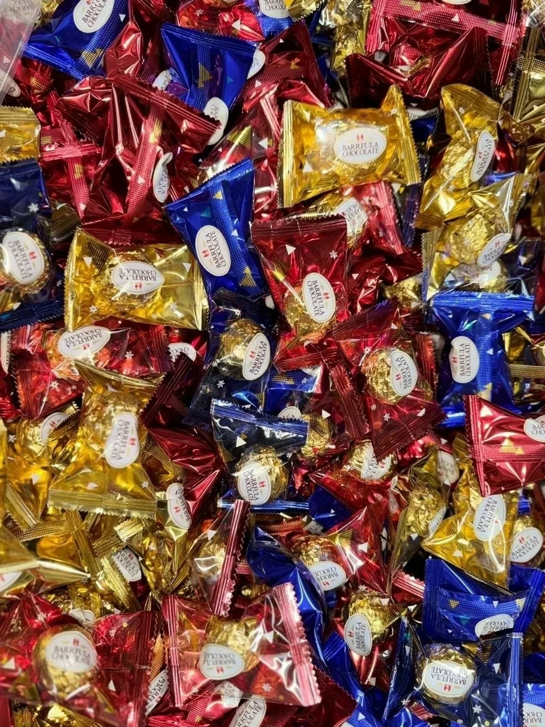 Набор из конфет КАК Ferrero Rocher излюбленный выбор тех, кто радуется жизни вместе с друзьями и близкими