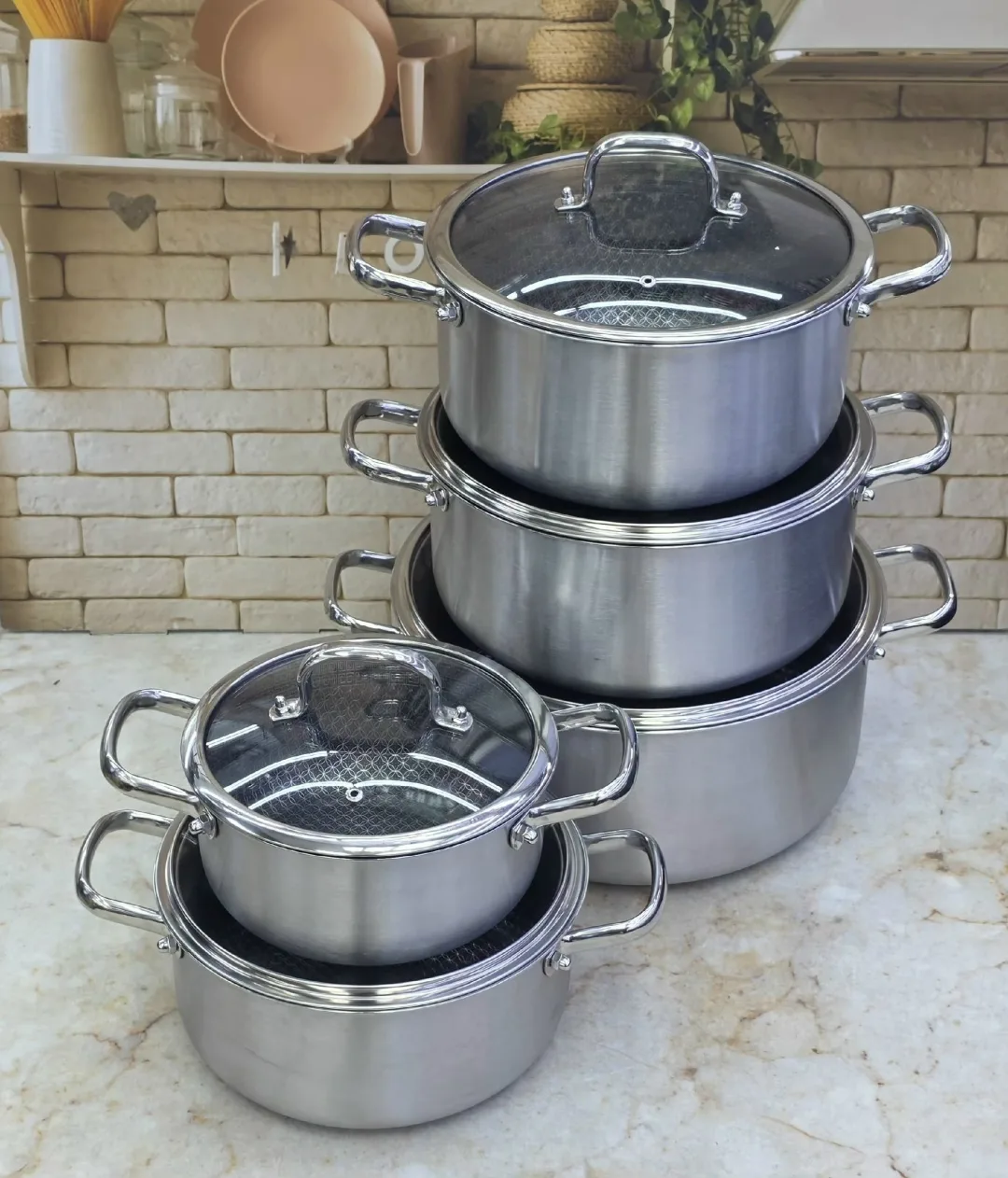 Сковороды, кастрюли, ковши, блинницы все, что нужно для кулинарных экспериментов Серый — фото 1