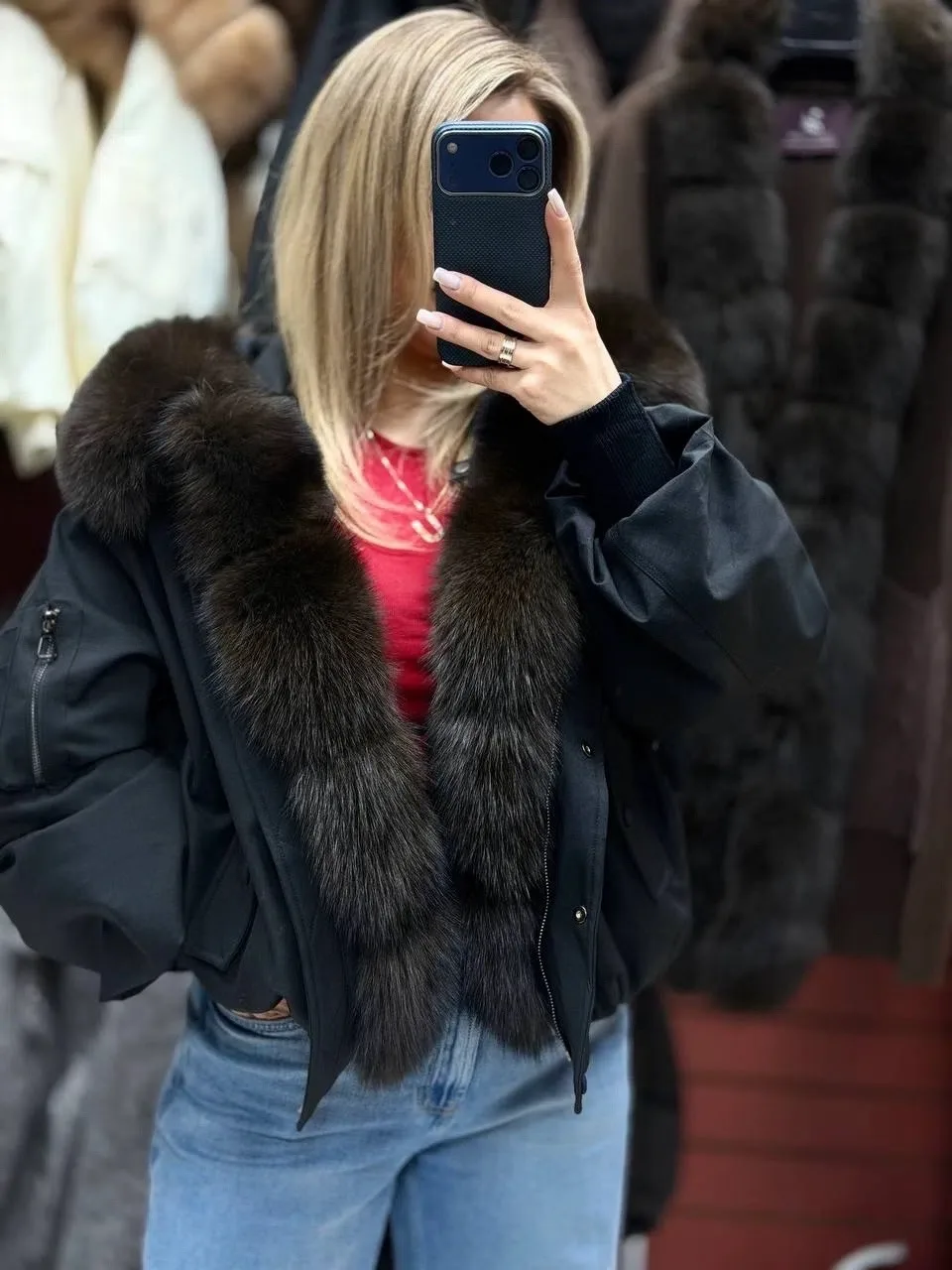 Куртка с капюшоном из натурального меха — фото 5
