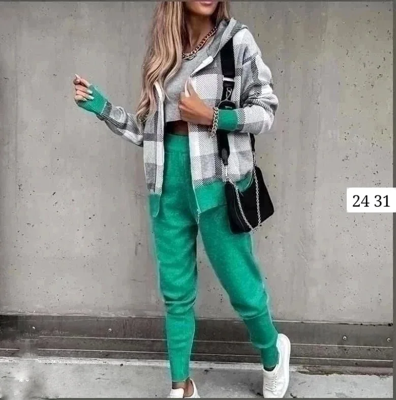 Кофта в клетку с капюшоном + брюки из тёплого флиса — фото 1