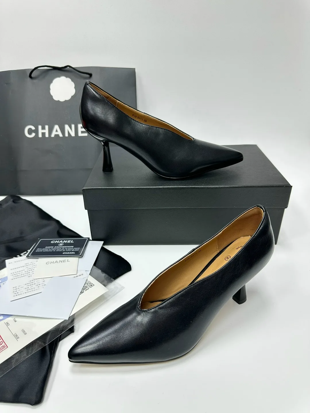 Туфли женские CHANEL, кожа — фото 5