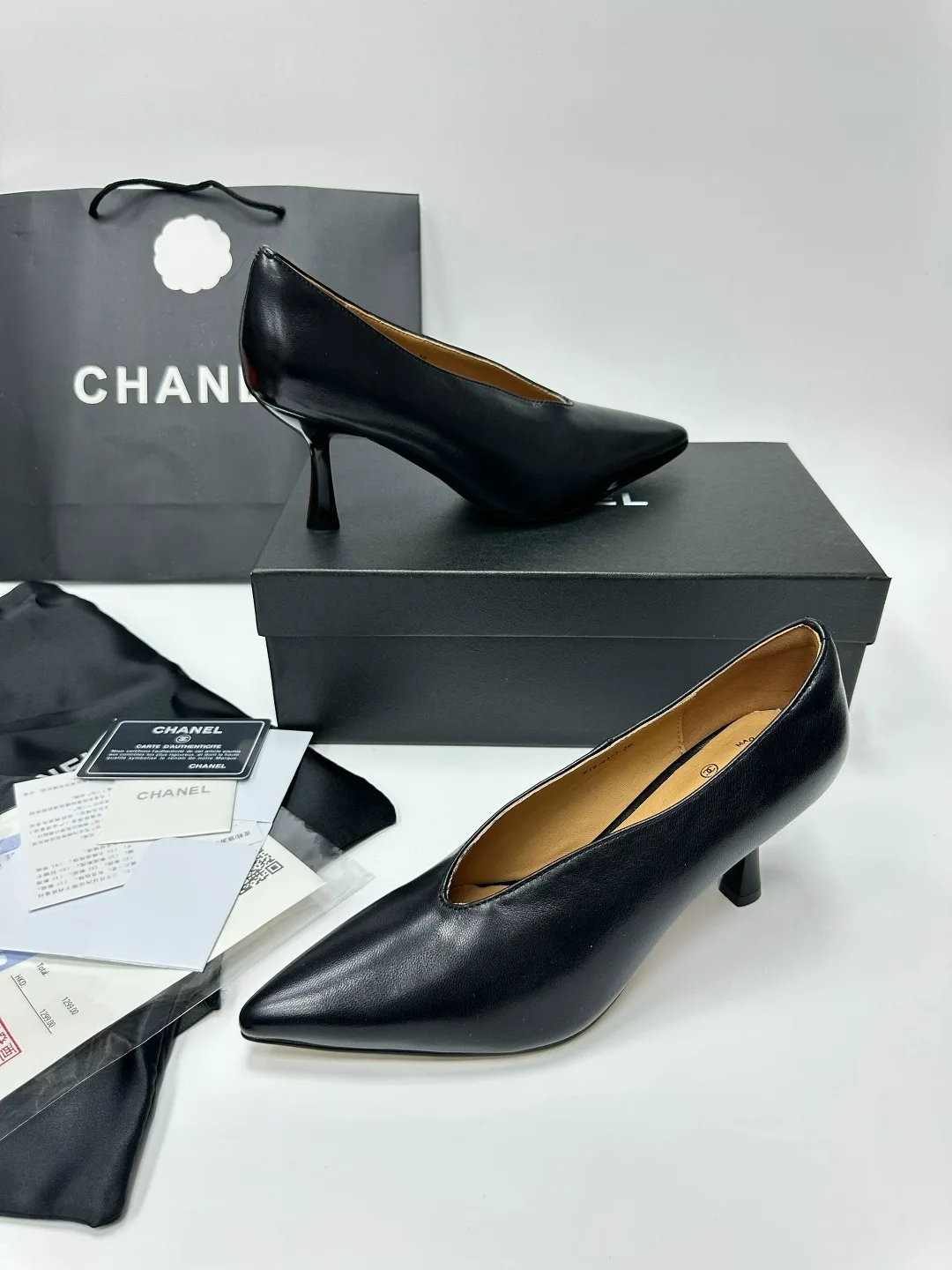Туфли женские CHANEL, кожа — фото 7