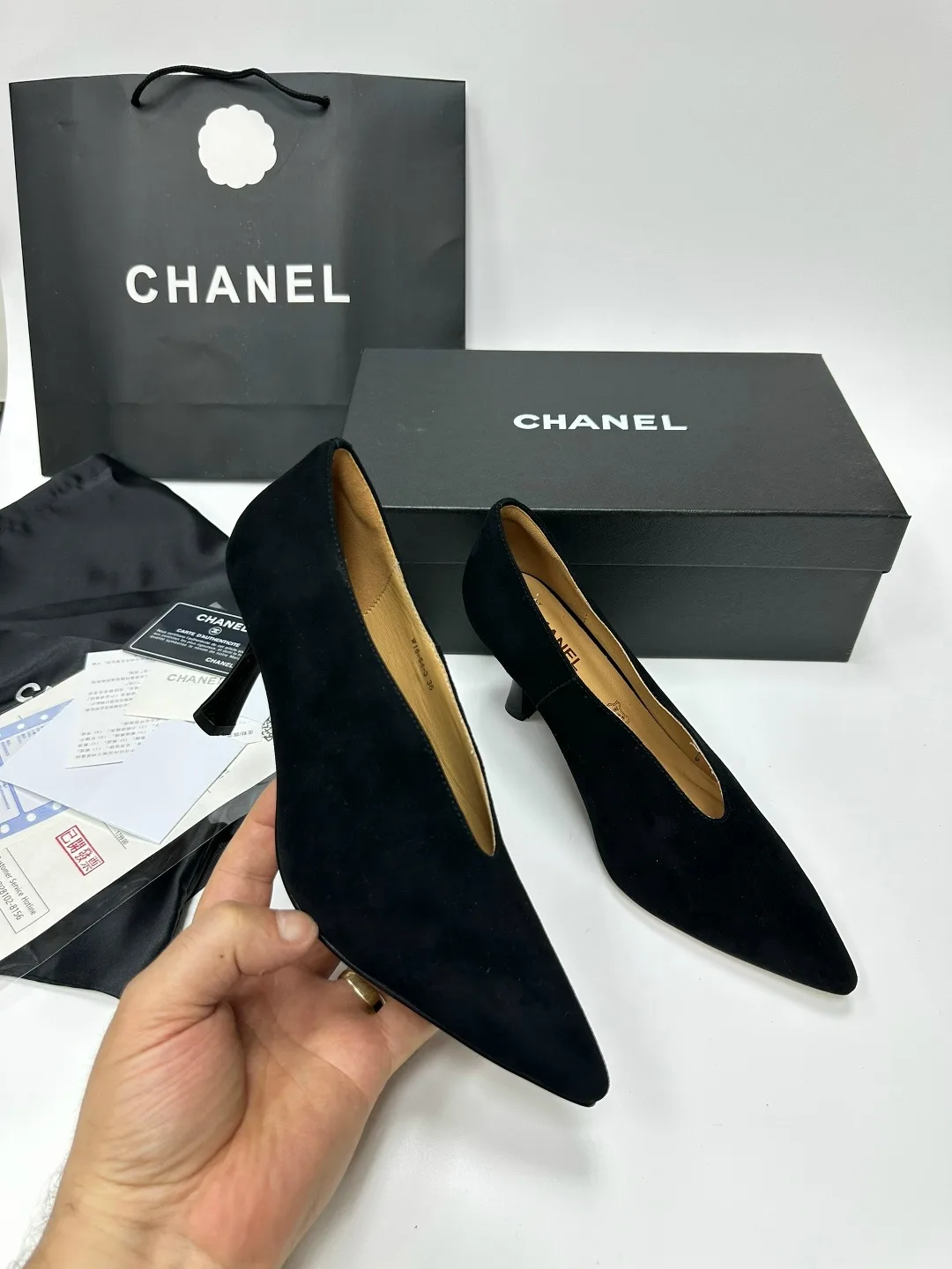 Туфли женские CHANEL, кожа — фото 1