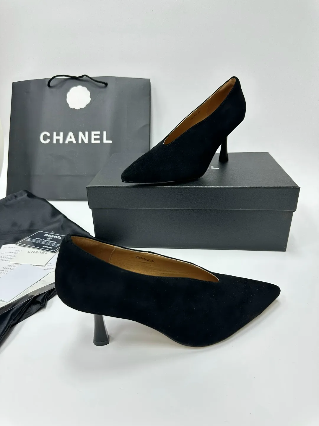 Туфли женские CHANEL, кожа — фото 4
