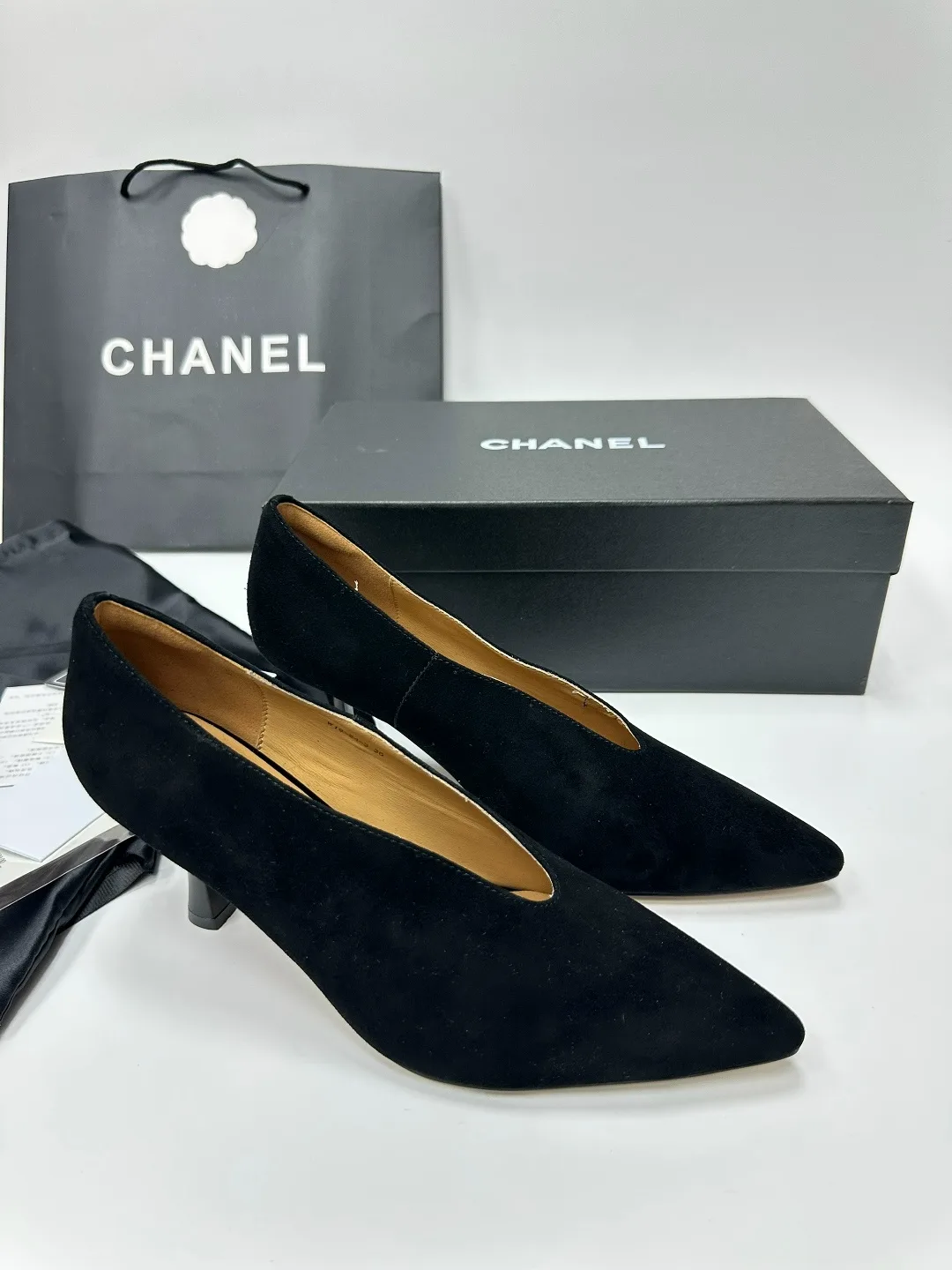 Туфли женские CHANEL, кожа — фото 7