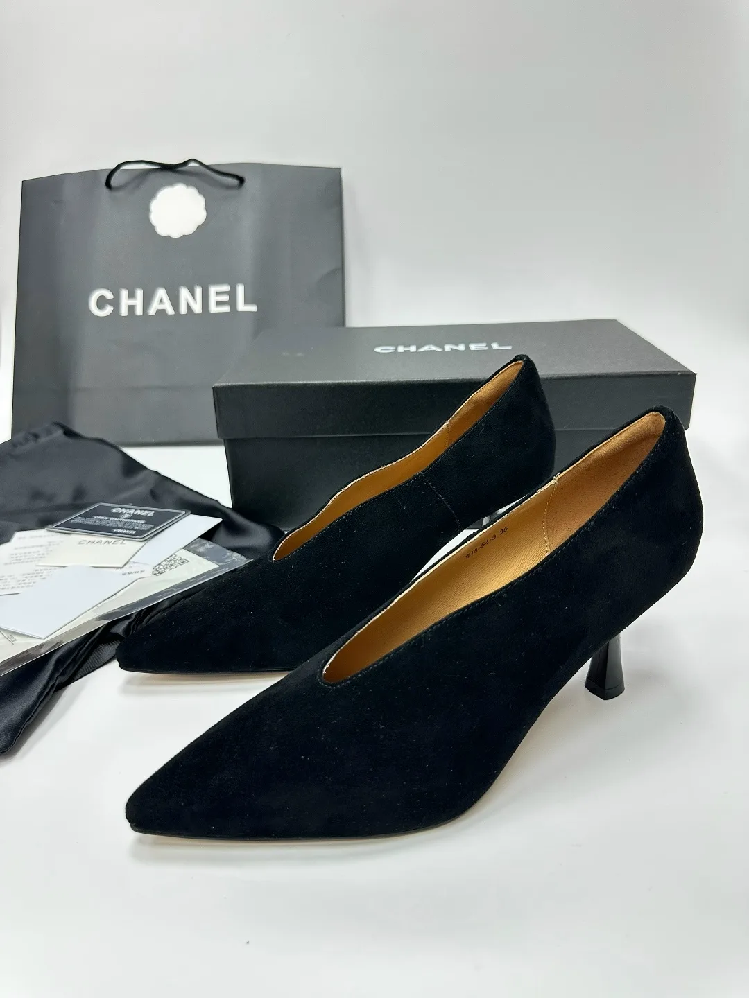 Туфли женские CHANEL, кожа — фото 8