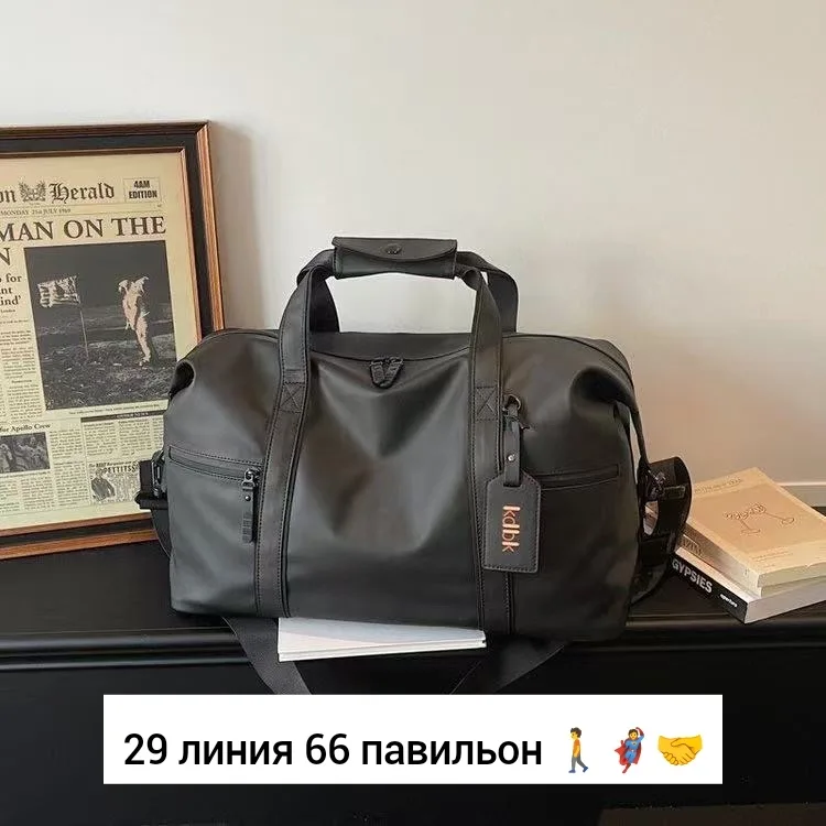 Спортивная сумка из эко-кожи белая — фото 4