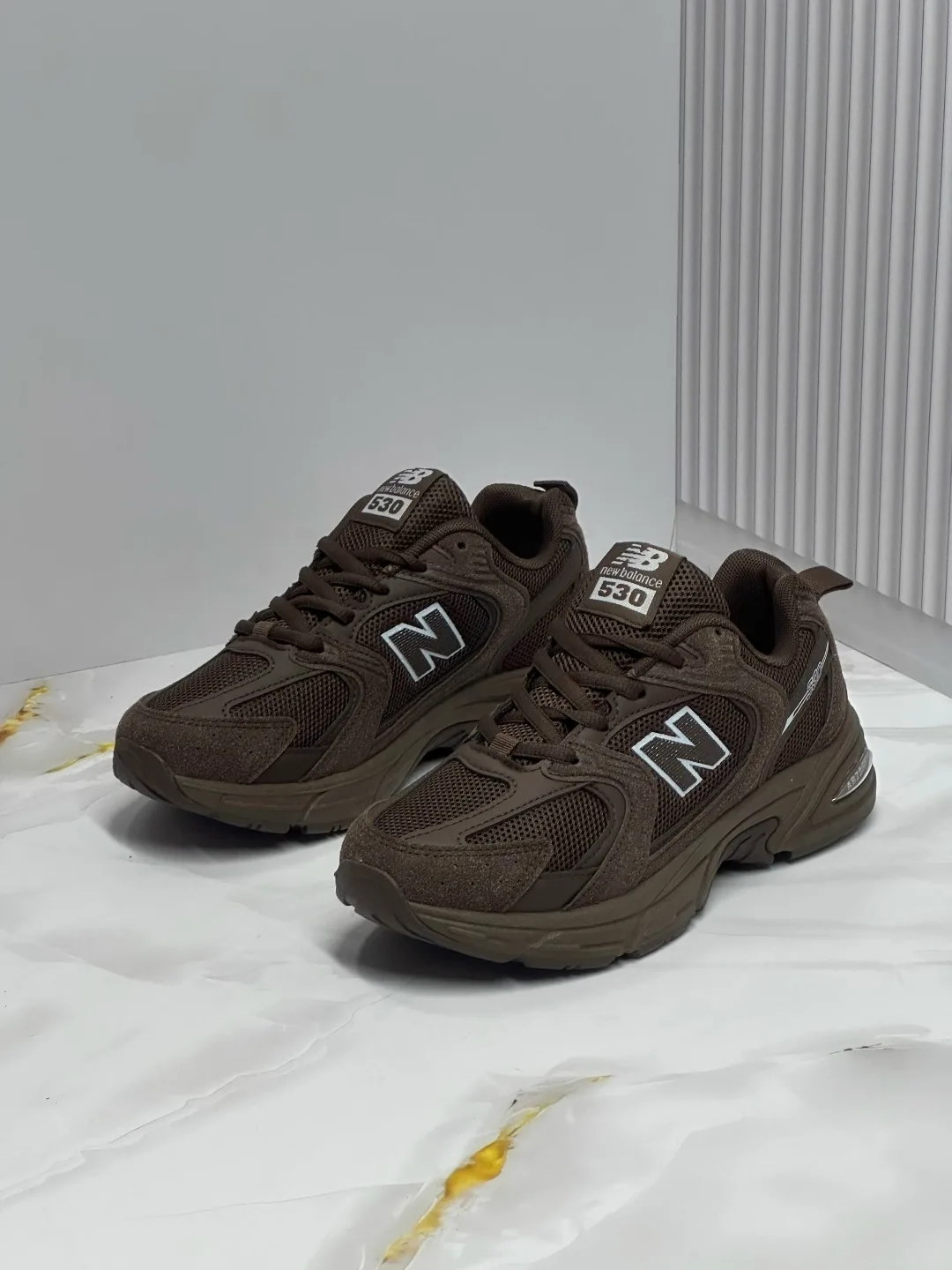 Кроссовки женские из искусственной кожи — фото 14