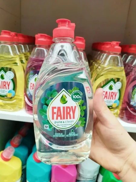 Концентрированная формула Fairy быстро расщепляет жир и обеспечивает идеальную чистоту посуды, в то же время не провоцир — фото 12