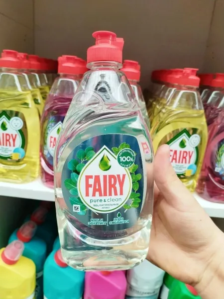Концентрированная формула Fairy быстро расщепляет жир и обеспечивает идеальную чистоту посуды, в то же время не провоцир — фото 25
