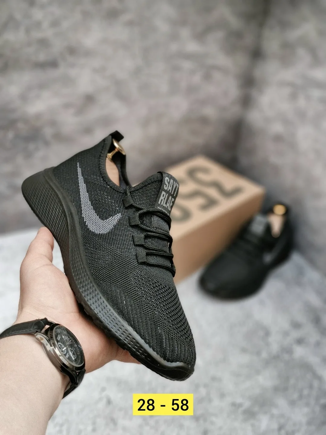 Мужские кроссовки из сетчатого материала — фото 1