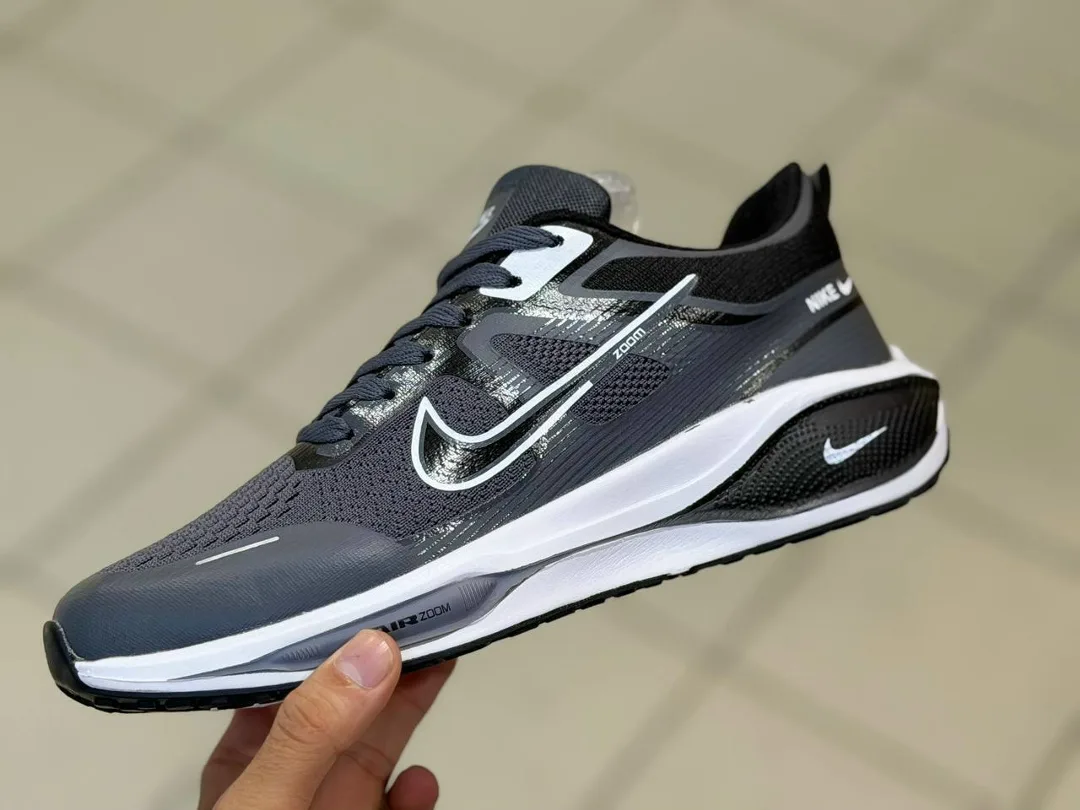 Nike кроссовки — фото 1