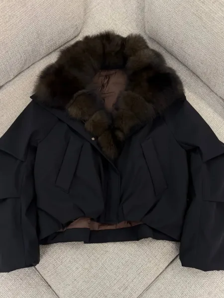 Пуховик женский с натуральным мехом песца — фото 7