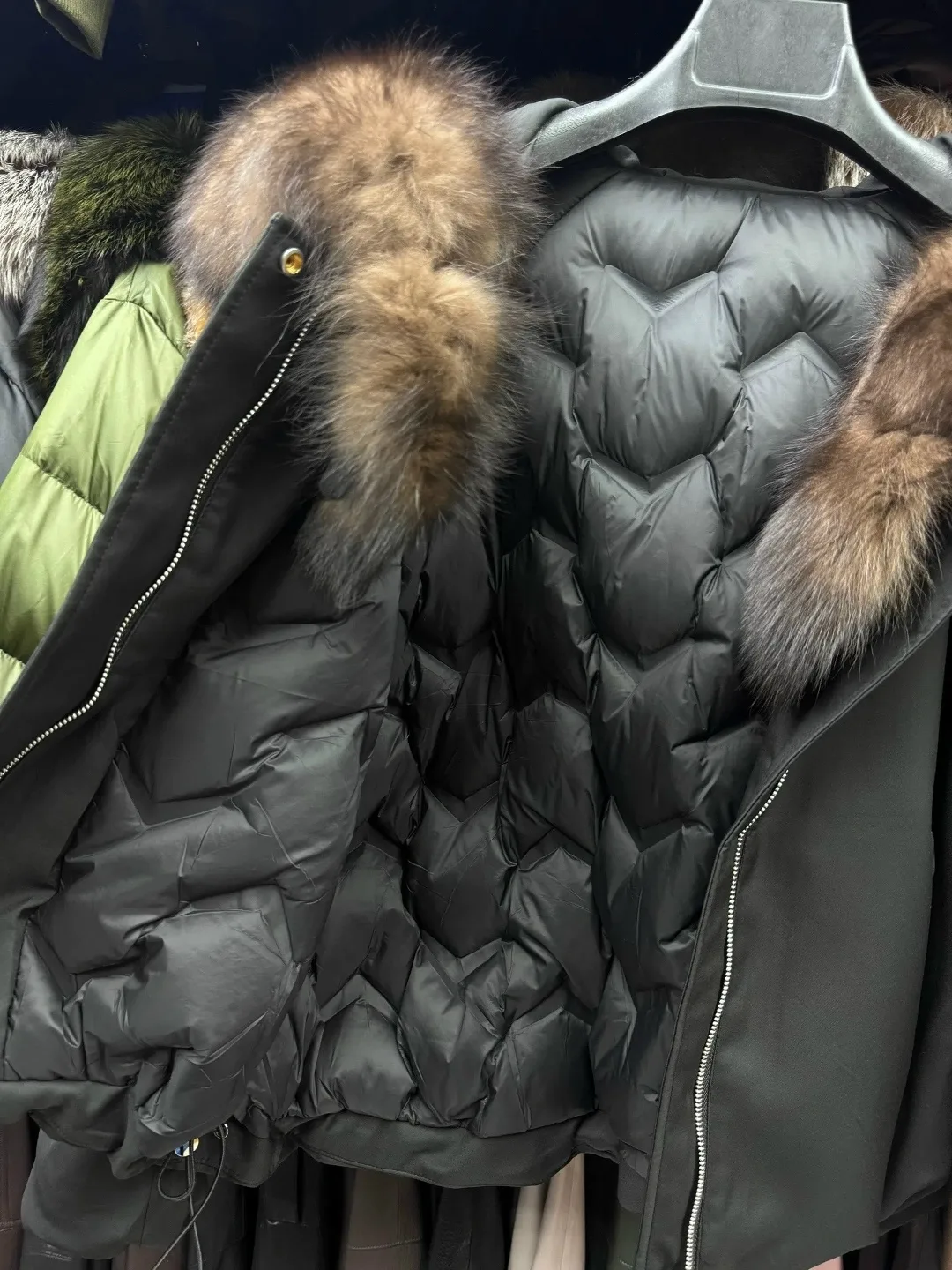 Куртка женская с натуральным мехом песца — фото 6