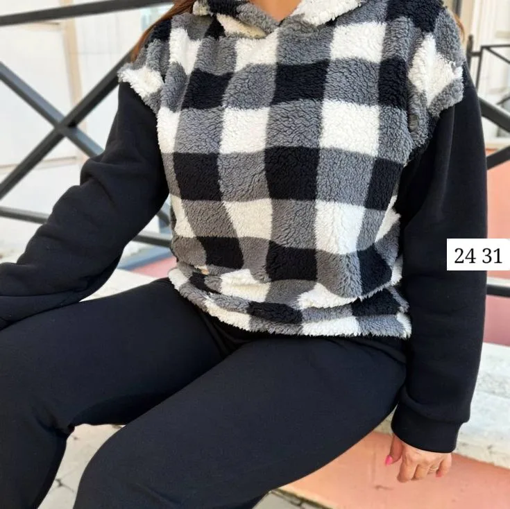 Костюм из флиса с элементами барашка — фото 4