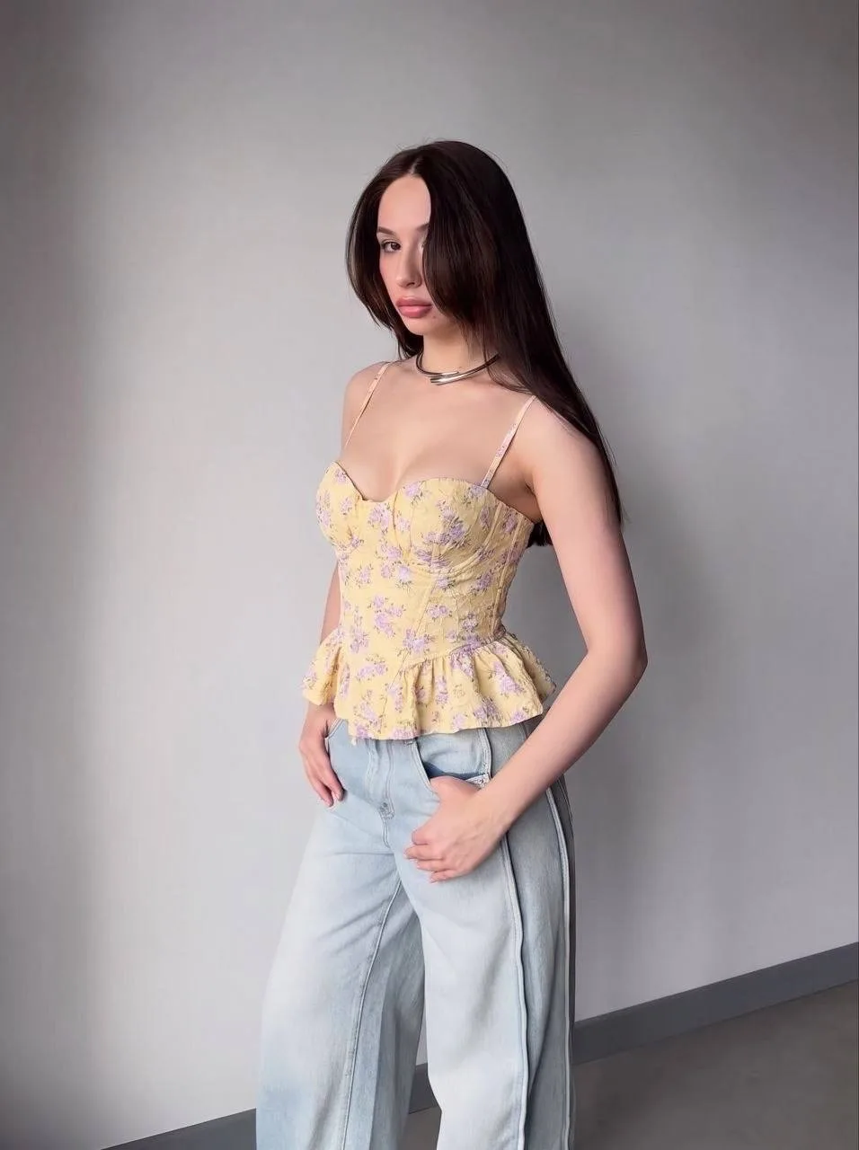 Топ корсетный с баской и цветочным принтом — фото 3