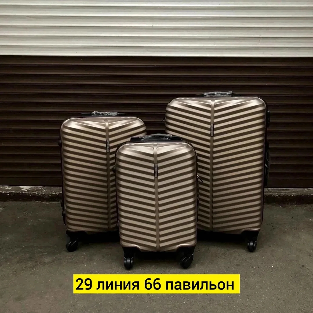 Набор из трёх чемоданов из прочного противоударного поликарбоната с поворотными колёсами на 360 — фото 5