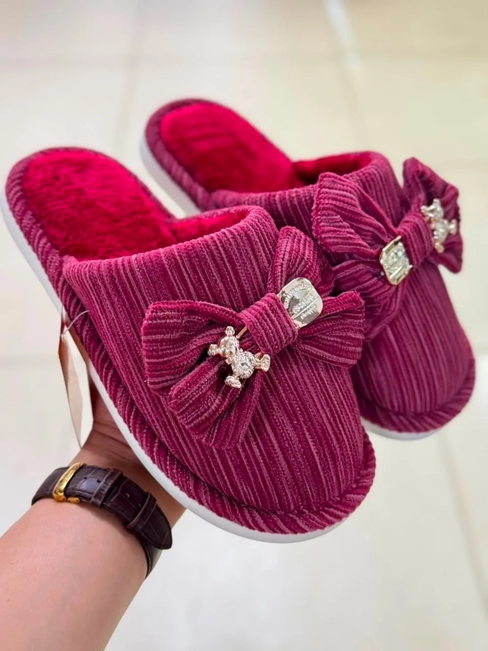 Мягкие домашние тапочки из качественного материала с прочной подошвой — фото 6