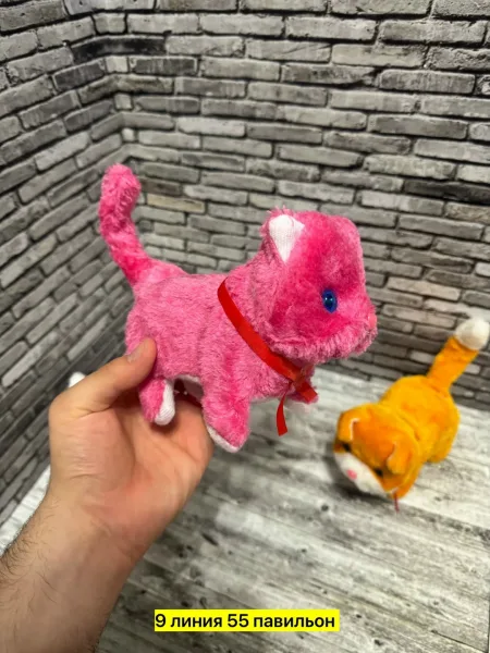Игрушка в виде ходячих кошек из пластика — фото 36