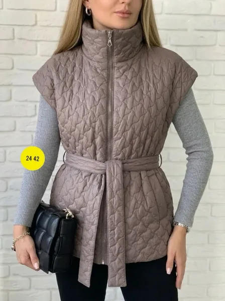 Лёгкий жилет из холлофайбера — фото 17
