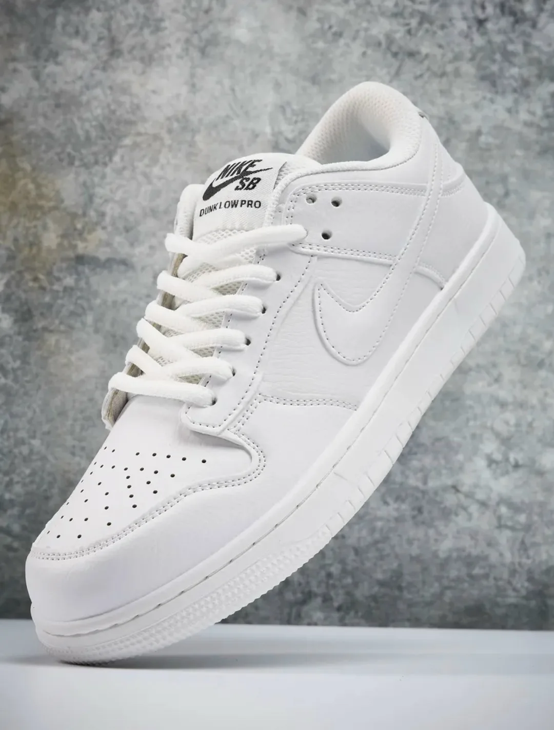 Кроссовки SB Dunk Low Retro Nike унисекс — фото 1