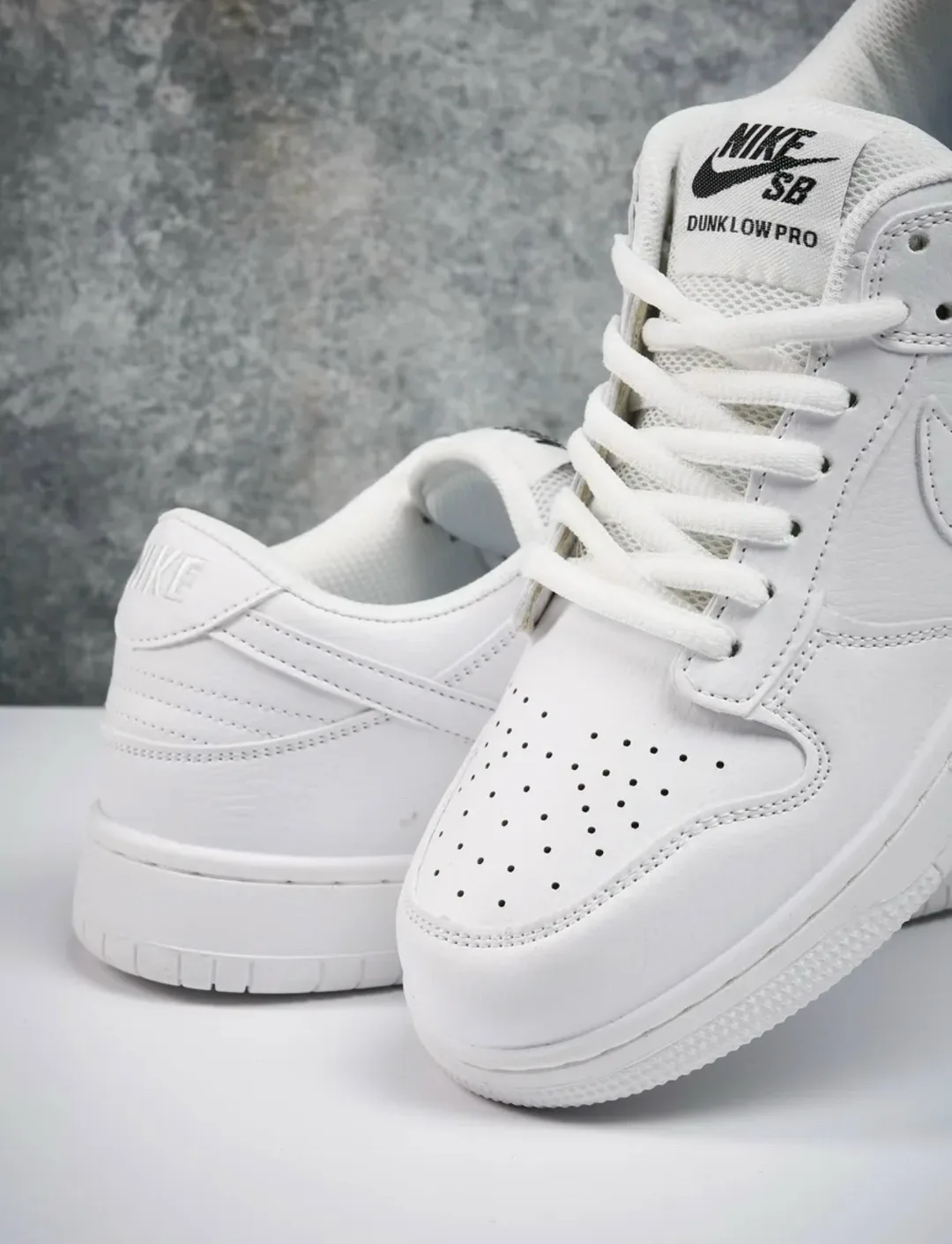 Кроссовки SB Dunk Low Retro Nike унисекс — фото 2