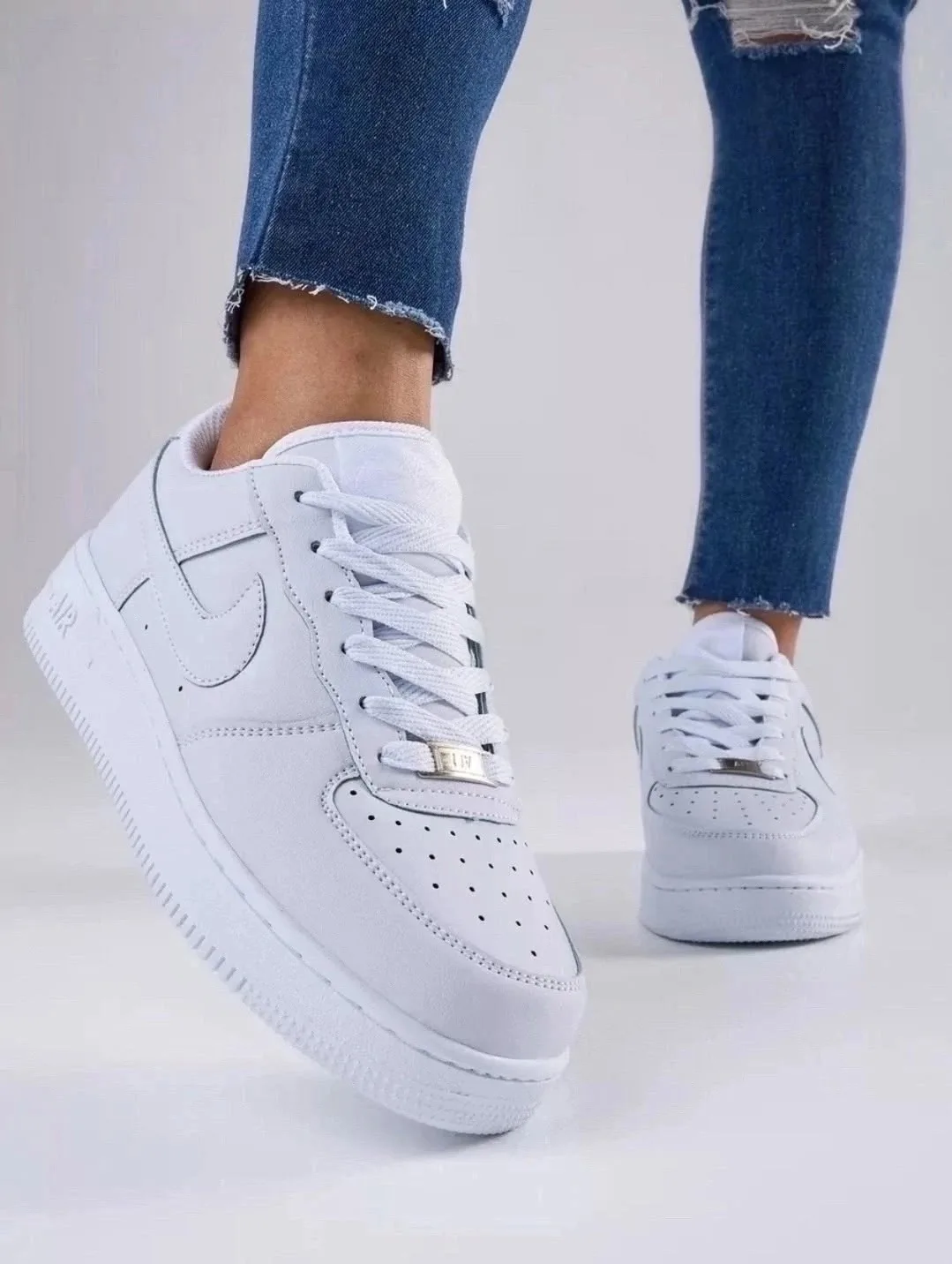 Женские кроссовки из эко кожи — фото 1