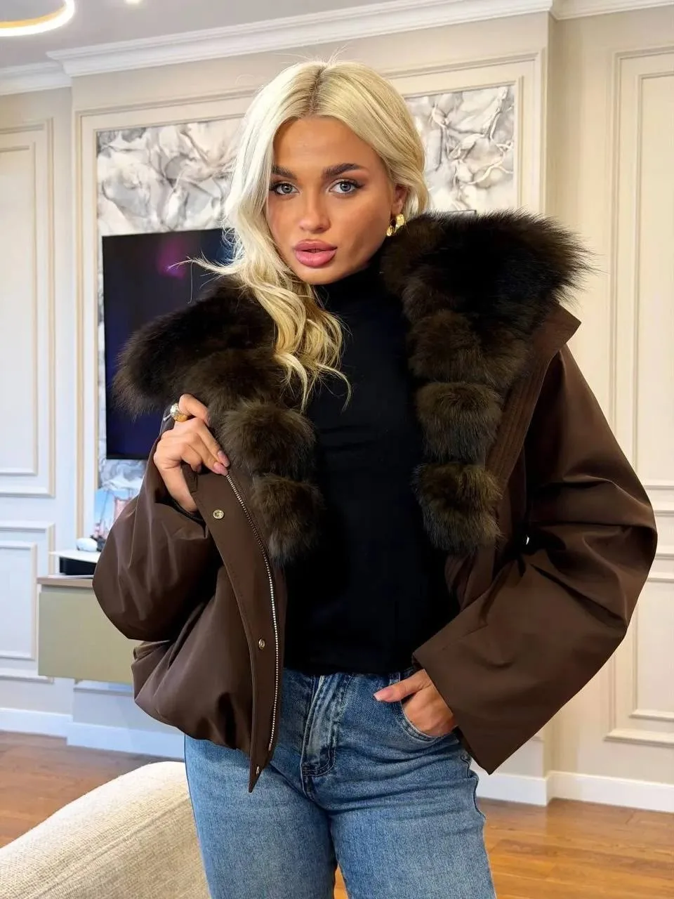 Пуховик женский с натуральным мехом песца — фото 1