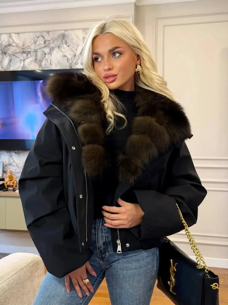 Пуховик женский с натуральным мехом песца — фото 2